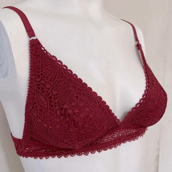 UO. Out From Under Lace Bralette - Picture 2 of 6